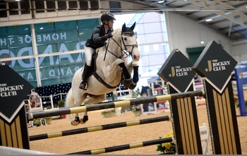 Laura Stephenson lands Aintree’s Winter Grand Prix with ‘Horse of a Lifetime’ Catherston Connor